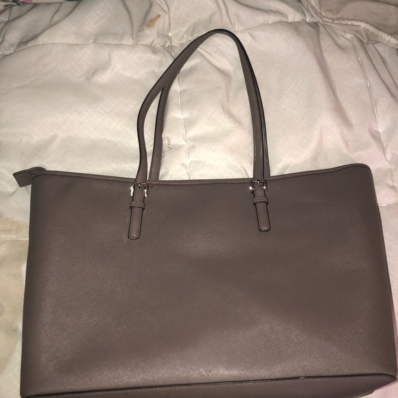 Michael Kors Tote purse - Picture 2 of 8